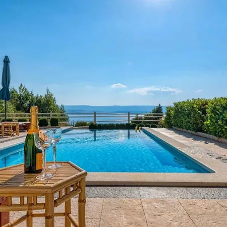 Tafra 4 * Lokva Rogoznica